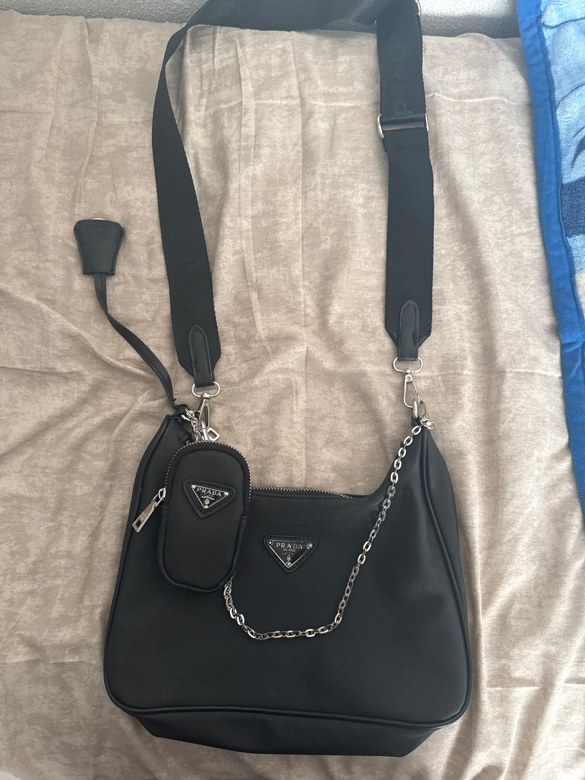 Prada Re-Edition 2005 Schoudertas Zwart, Ophalen of Verzenden, Zo goed als nieuw, Zwart, Schoudertasje