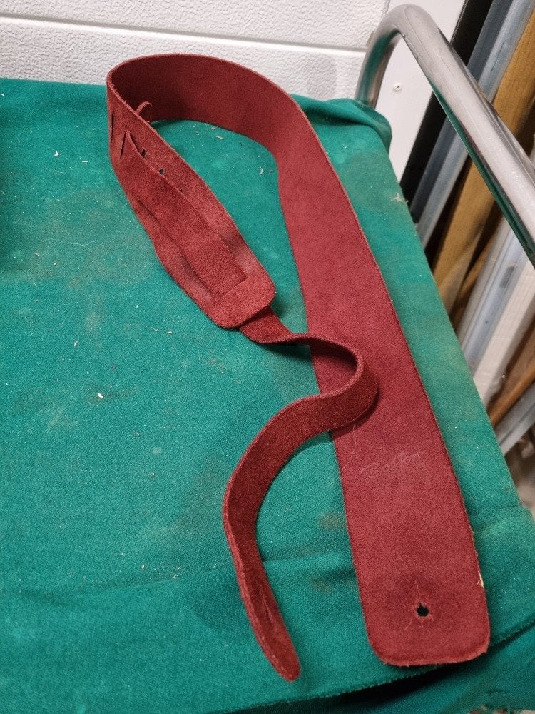 gitaarband boston suede, Ophalen of Verzenden, 'T Olde Gre-j, Info@toldegrej.nl, Endepoelstraat 20f Didam