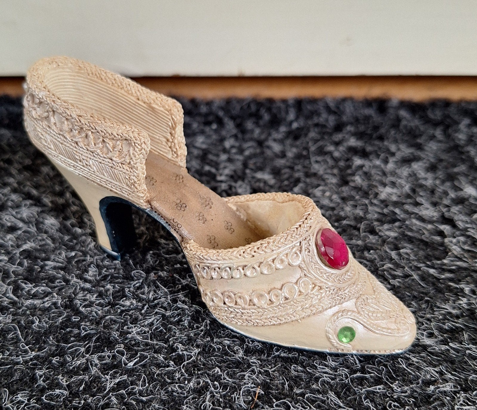 Decoratieve miniatuur schoen met edelstenen, Antiek en Kunst, Ophalen