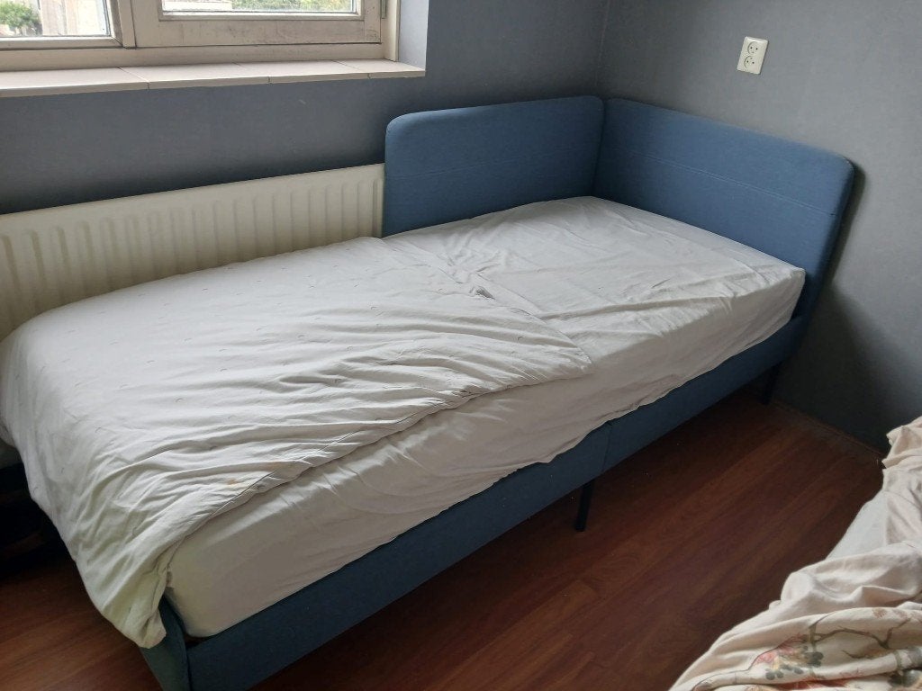 IKEA BlåKullen bedframe 90x200 cm met Vesterøy matras., Ophalen, 90 cm, Eenpersoons, Blauw