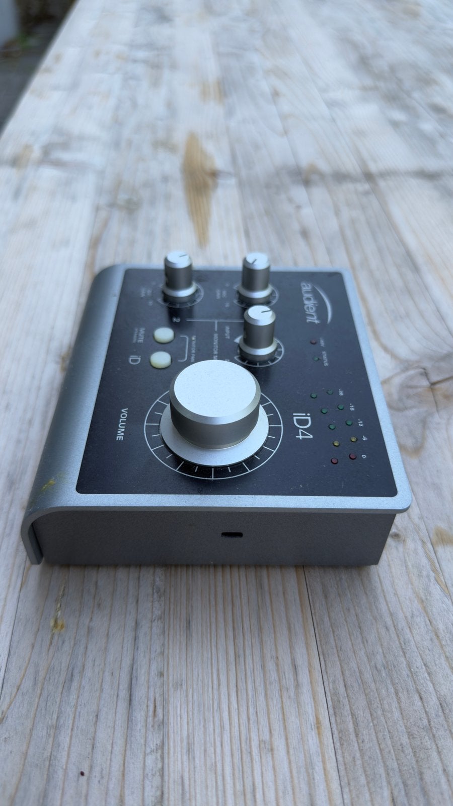 Audient iD4 Audio Interface - Compacte Studio Kwaliteit, Ophalen of Verzenden, Gebruikt, Minder dan 5 kanalen, Microfooningang