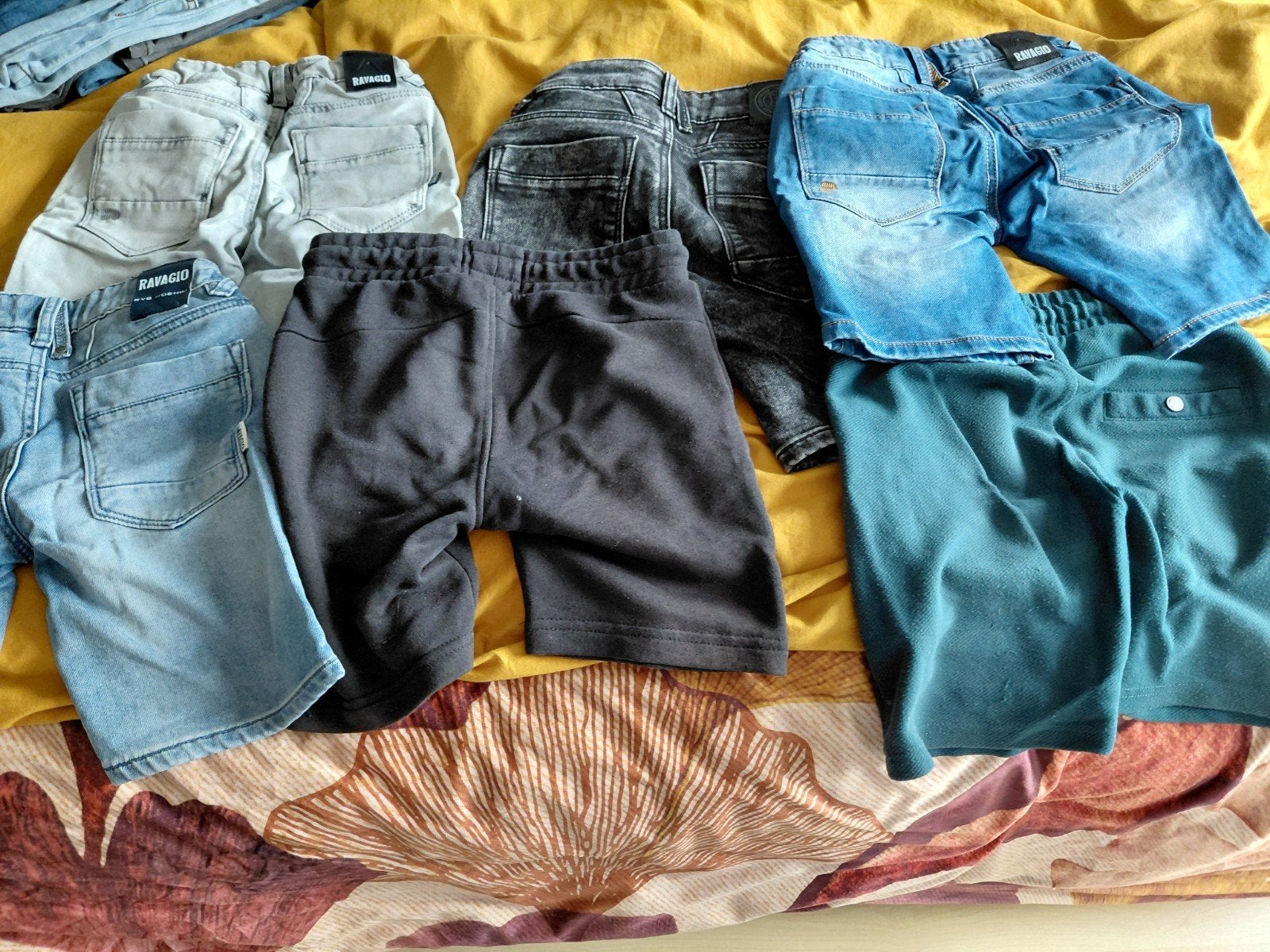korte broeken voor jongens maat 128/134, Broek, Ophalen of Verzenden, Zo goed als nieuw, Jongen