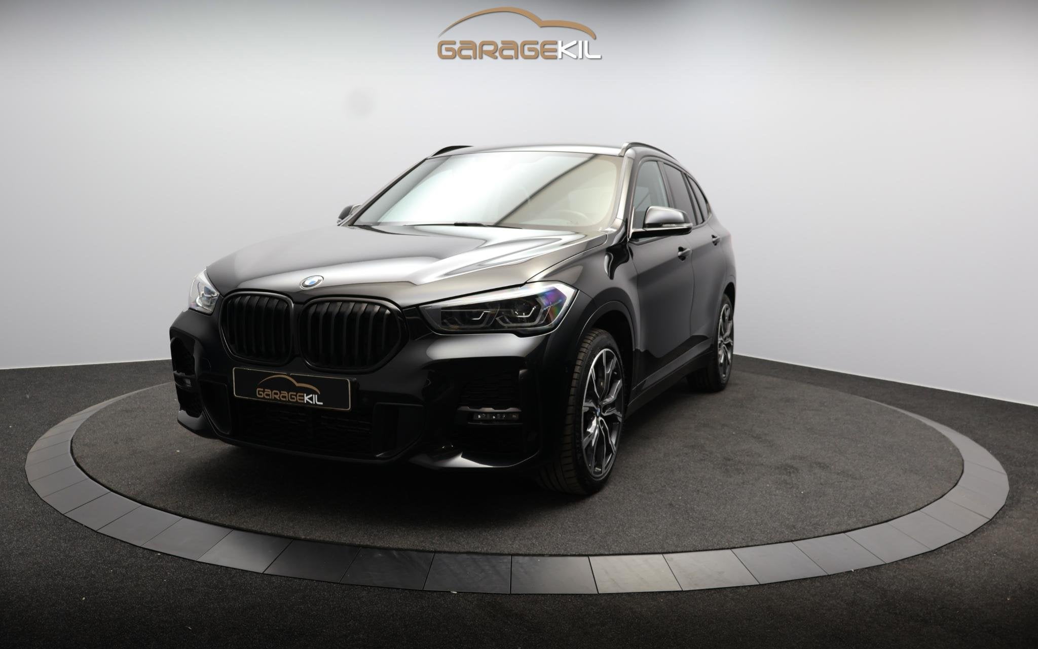 Foto 2 van BMW X1 sDrive18i High Executive M-Sport / NAV / LED / 18'' L