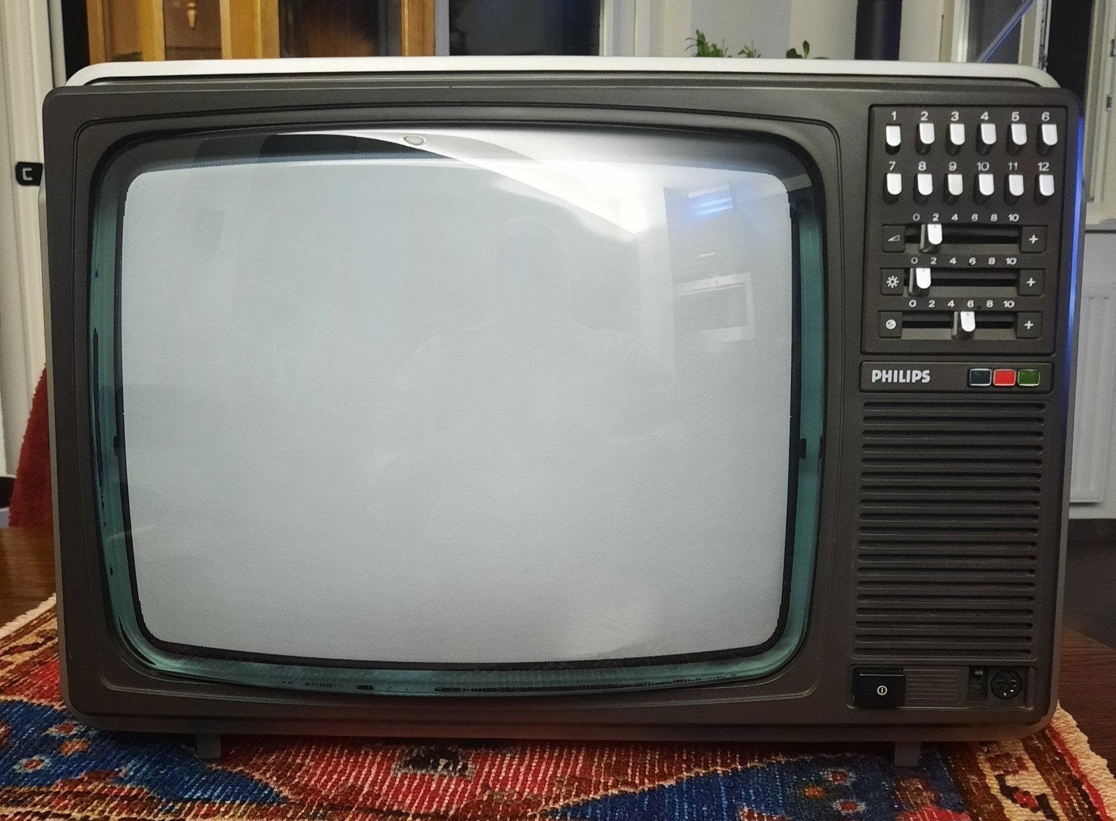 Philips draagbare kleuren TV - Z.G.A.N. (vintage), Ophalen