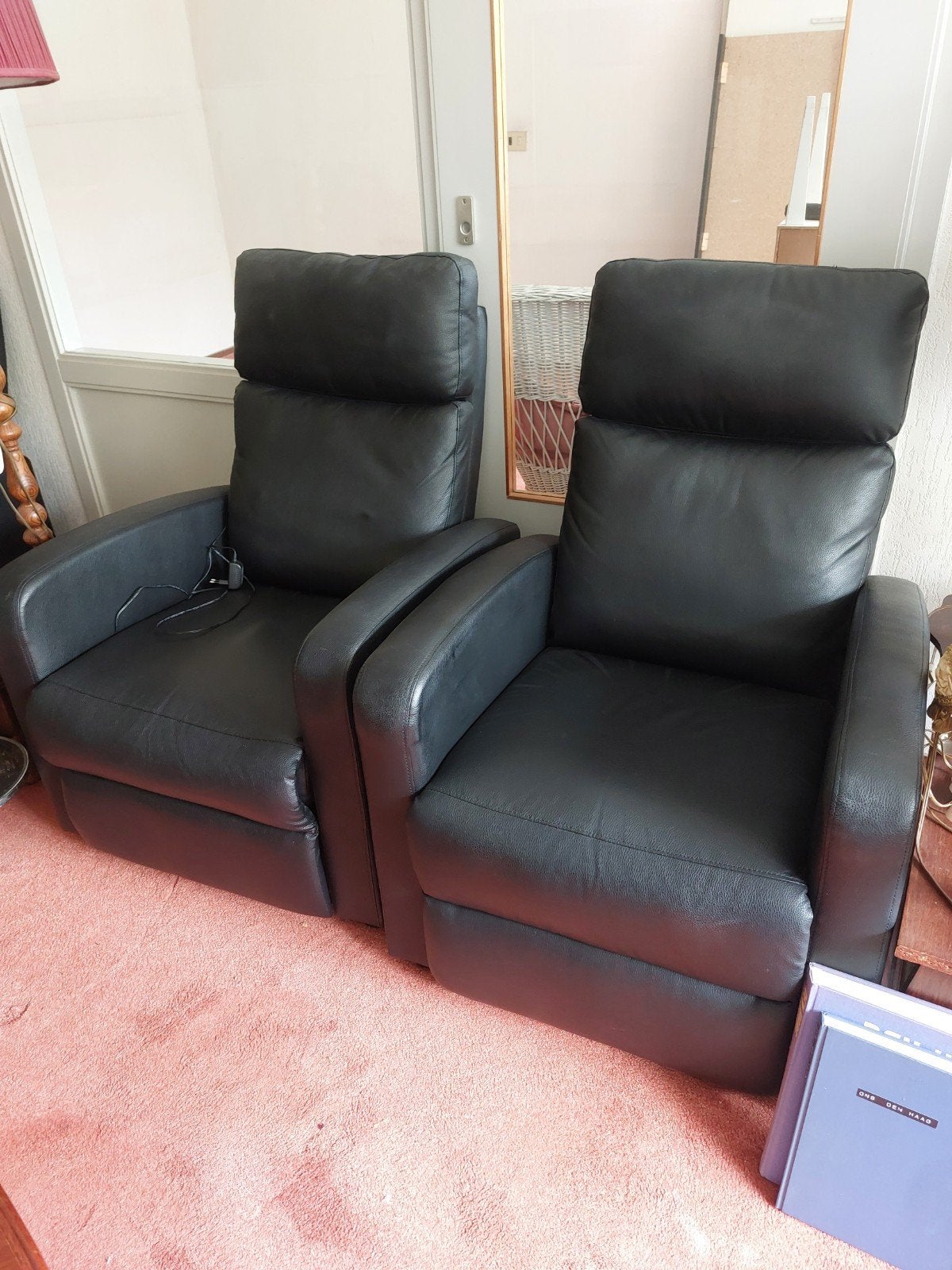 Twee mooie relaxfauteuils en één massagestoel, Ophalen, Zo goed als nieuw, 75 tot 100 cm, 50 tot 75 cm