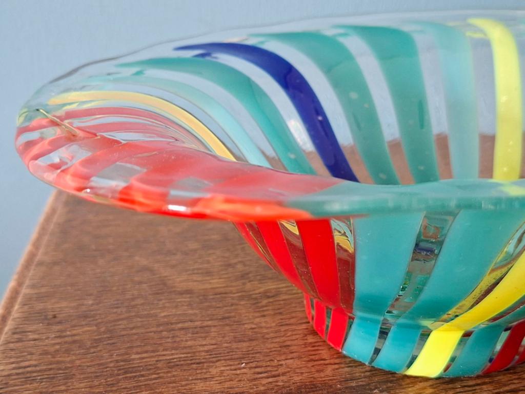 Kleurrijke glazen design bowl schaal, Antiek en Kunst, Antiek | Glas en Kristal, Ophalen of Verzenden