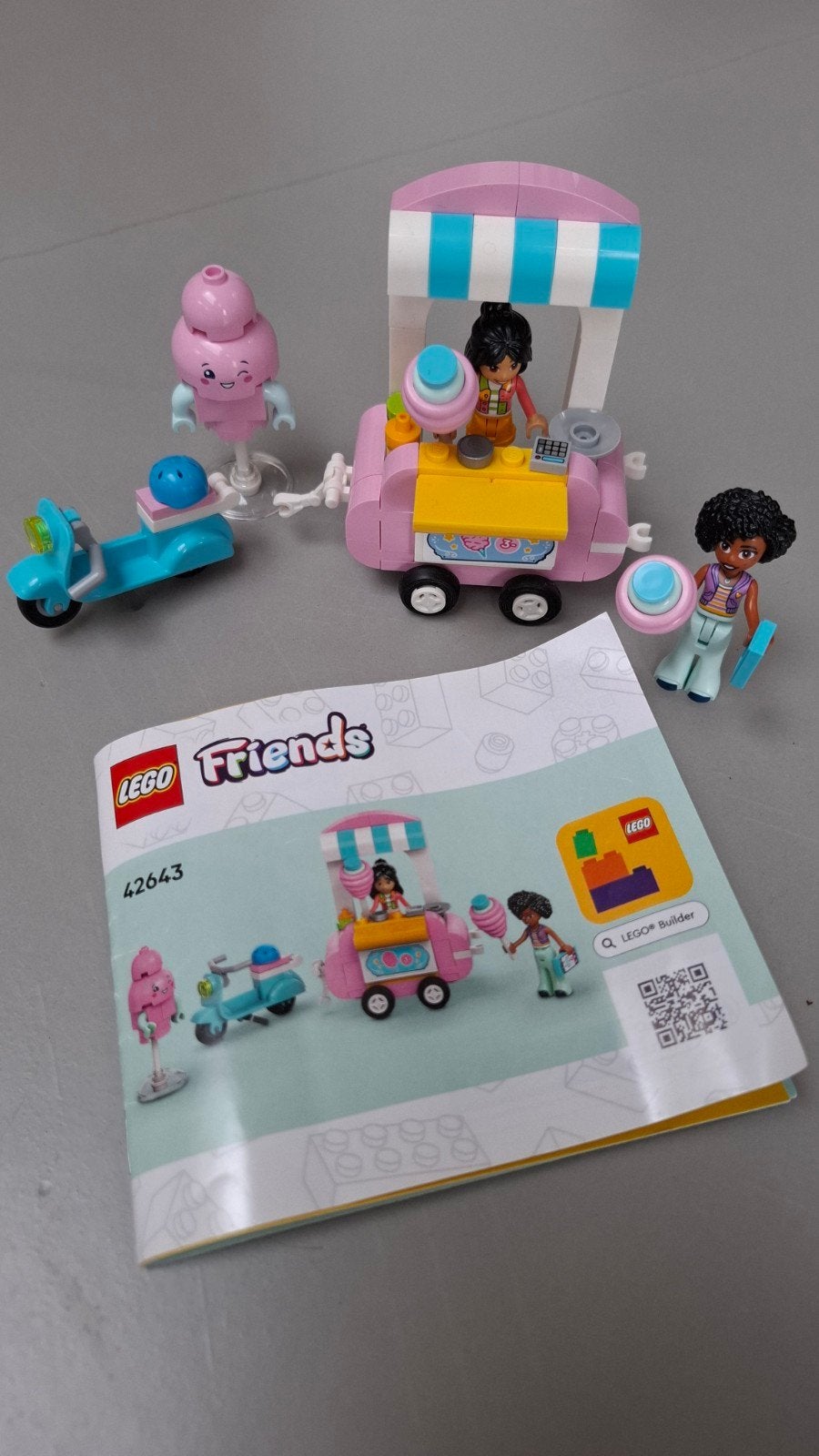 LEGO Friends 42643 Hotdog Foodtruck met Scooter, Ophalen, Lego, Friends, Zo goed als nieuw
