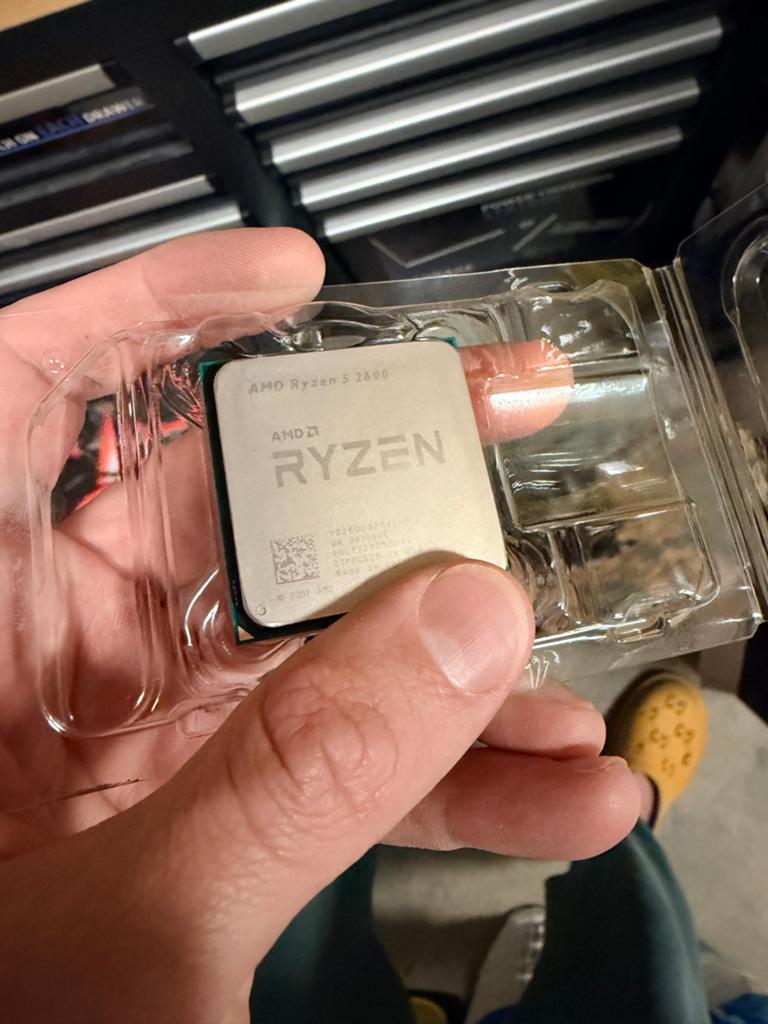 AMD Ryzen 5 2600 Processor met Wraith Stealth Koeler, Computers en Software, Processors, Gebruikt, 6-core, 3 tot 4 Ghz, Verzenden