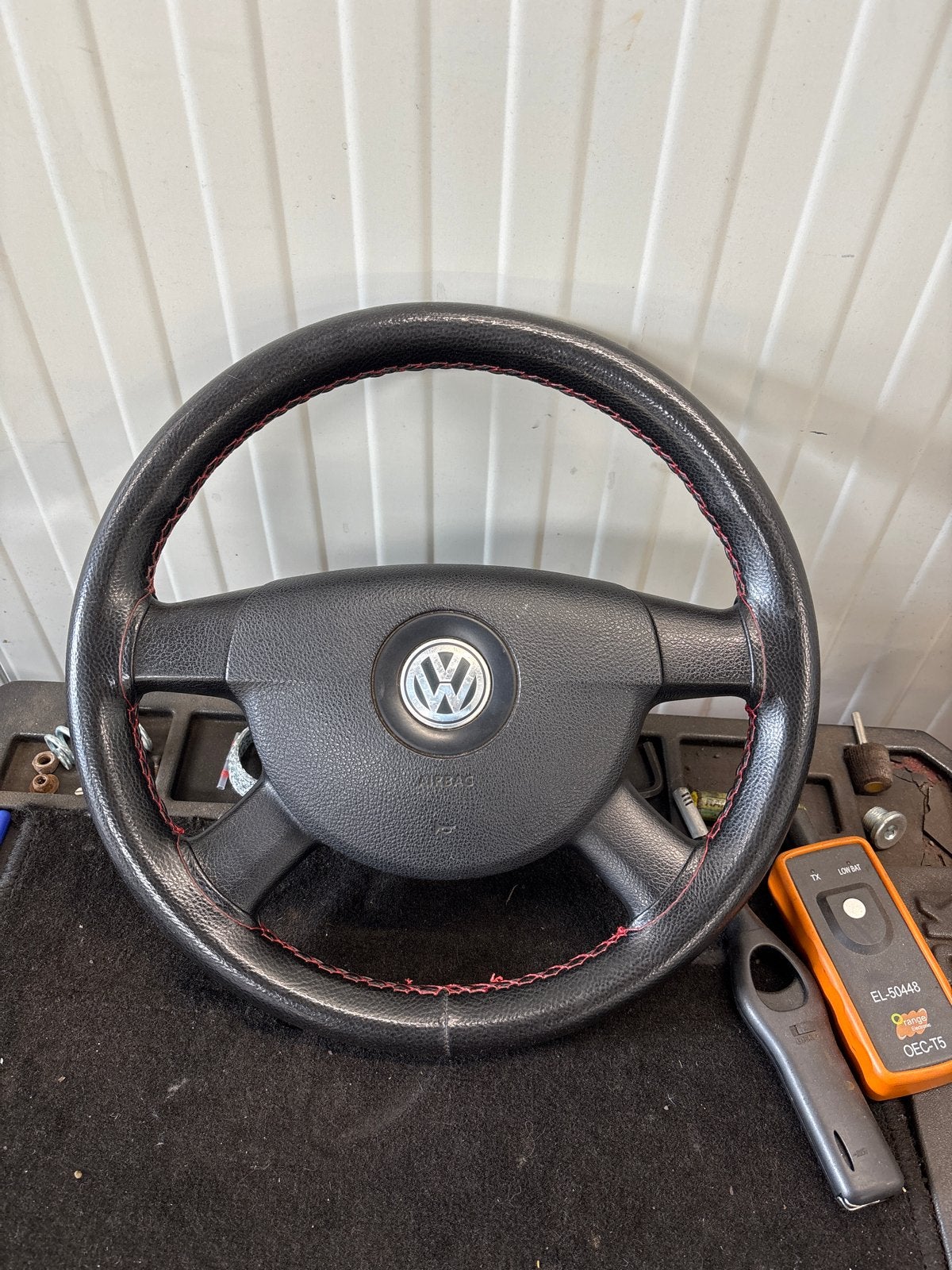 Volkswagen transporter t5 stuur met rode stik- Nette staat, Auto-onderdelen, Besturing, Ophalen of Verzenden, Gebruikt, Volkswagen