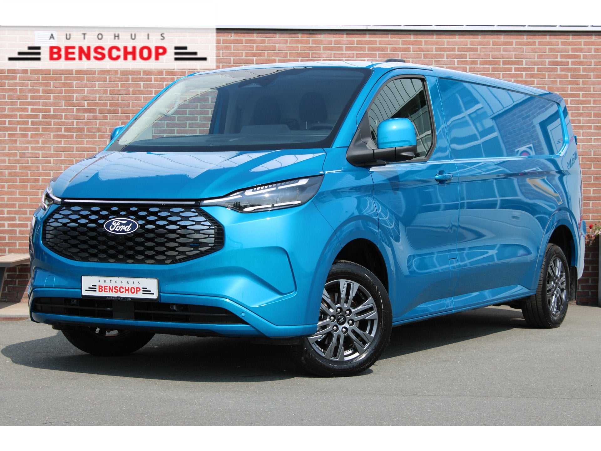 Ford E-Transit Custom 340 L2H1 218PK Limited 65 kWh |MATRIX-, Automaat, Gebruikt, Zwart, Automatische klimaatregeling