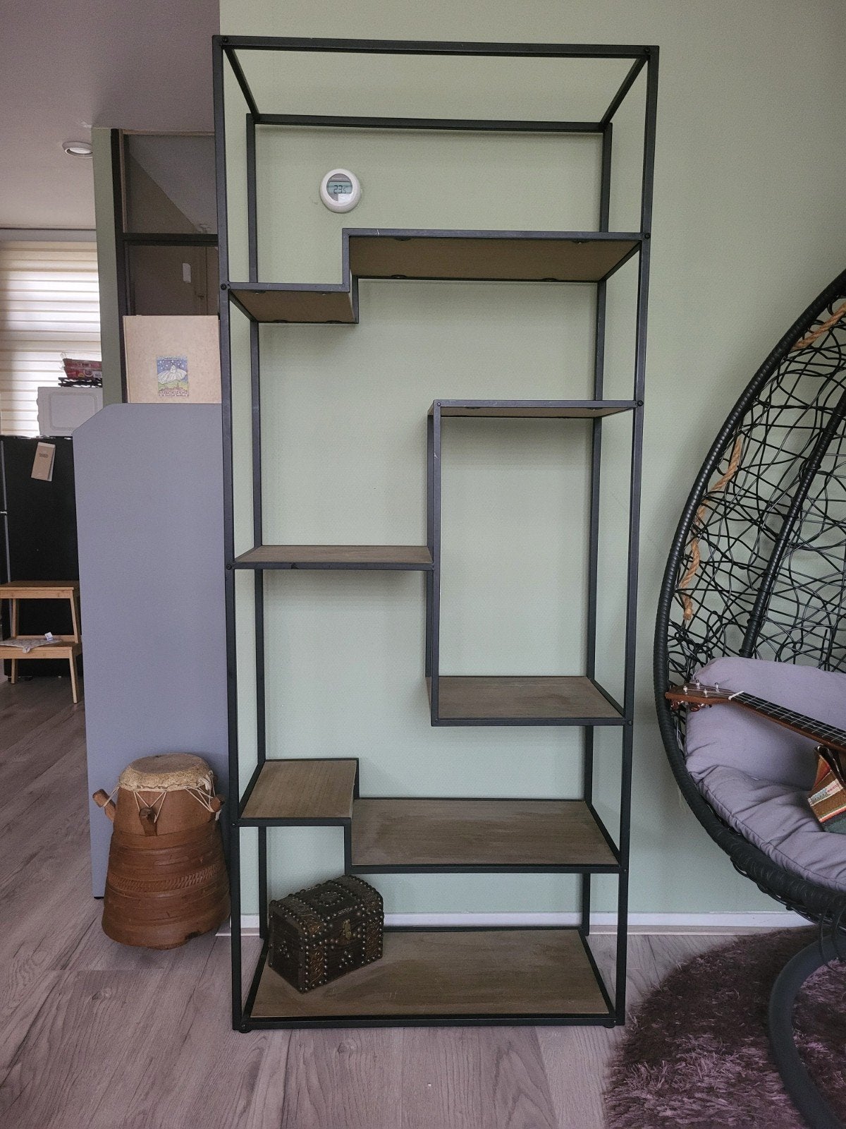 Speelse nette open kast - Gebruikt maar in goede staat, Met plank(en), Gebruikt, Industrieel, Modern, Speels, 50 tot 100 cm