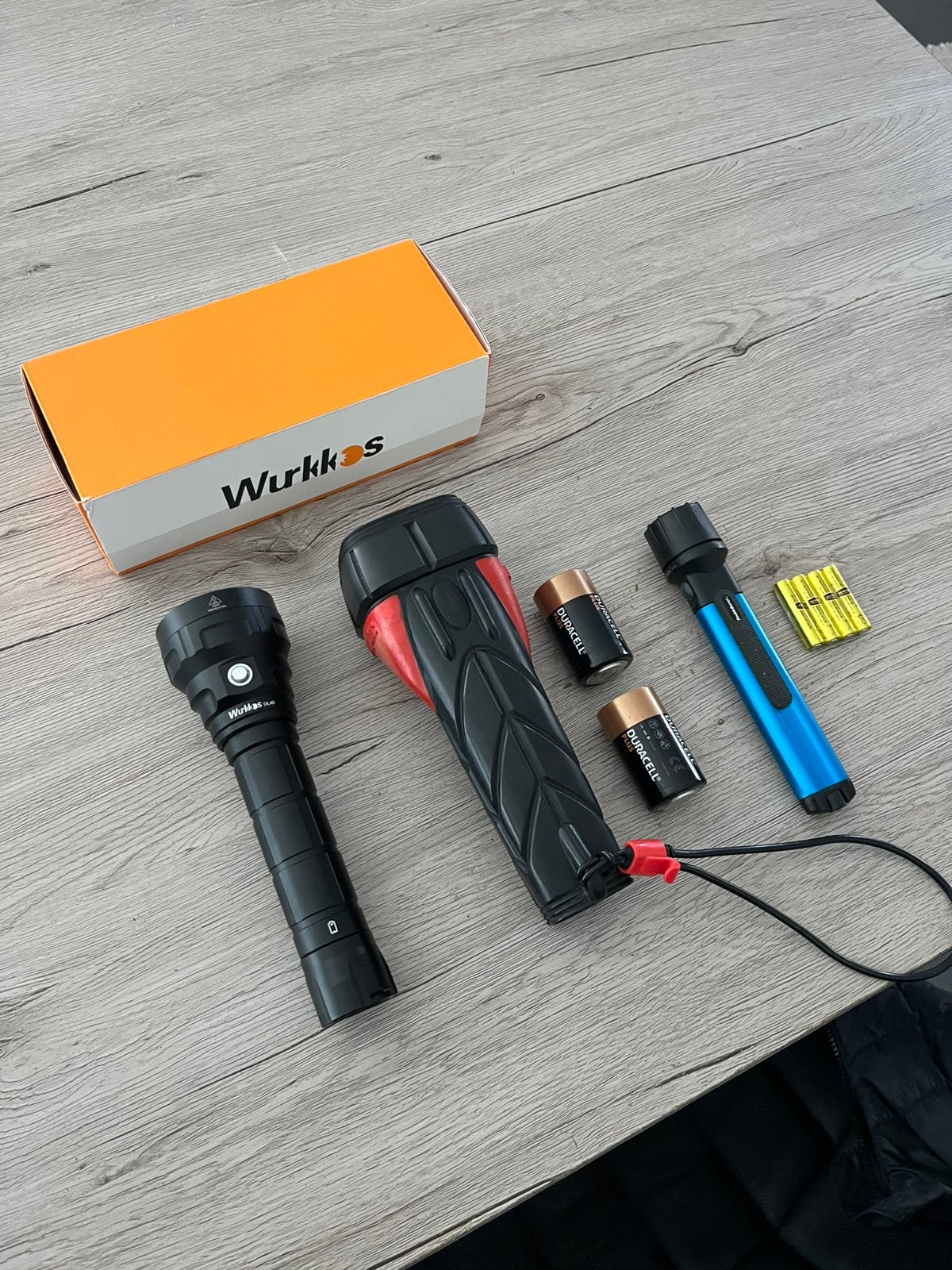 Zaklampen – Wurkkos DL40 + 2 Energizer-zaklampen + Cadeau, Ophalen of Verzenden, Nieuw, Batterij