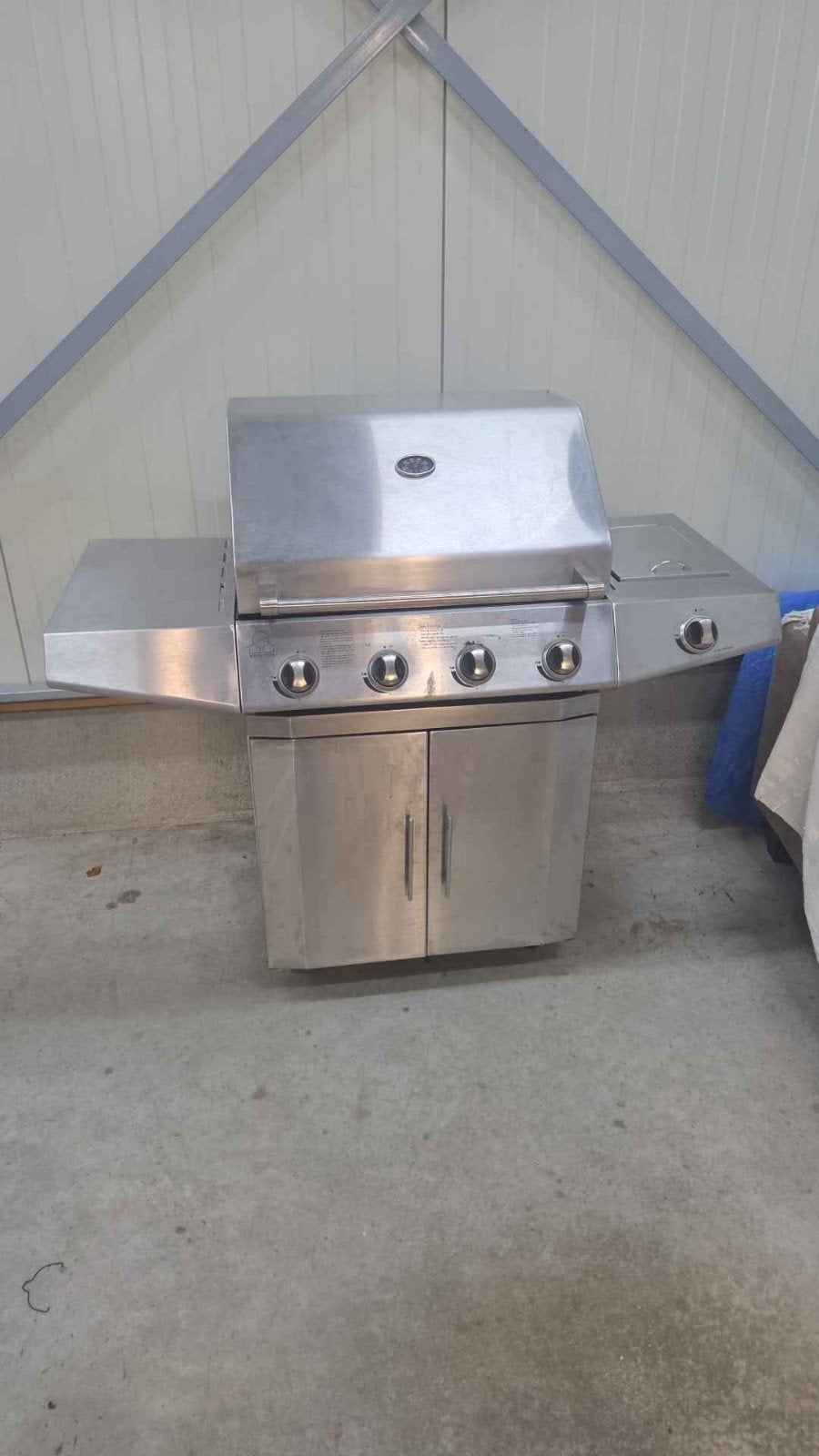 RVS Gasbarbecue met 4 branders en zijbrander