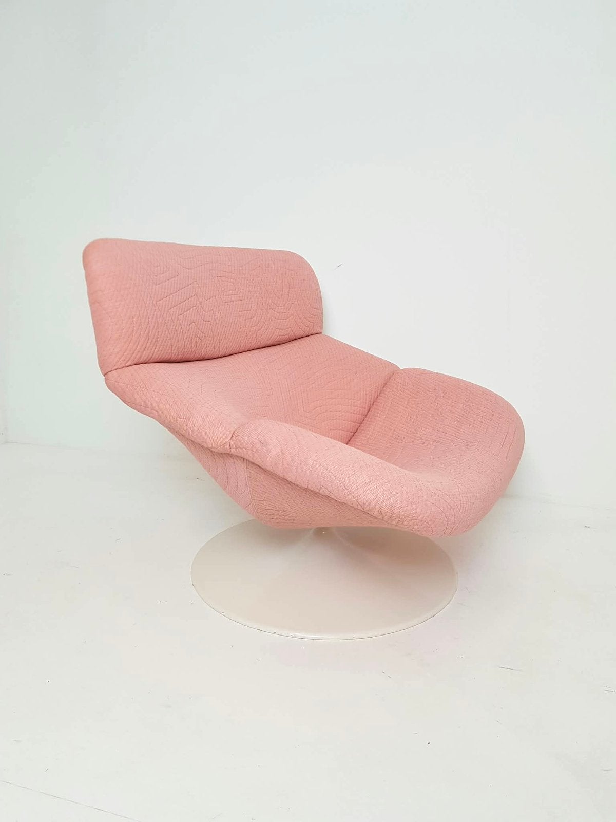 Artifort F518 geoffrey harcourt gestoffeerd kvadrat roze, 75 tot 100 cm, Ophalen of Verzenden, Zo goed als nieuw, Stof