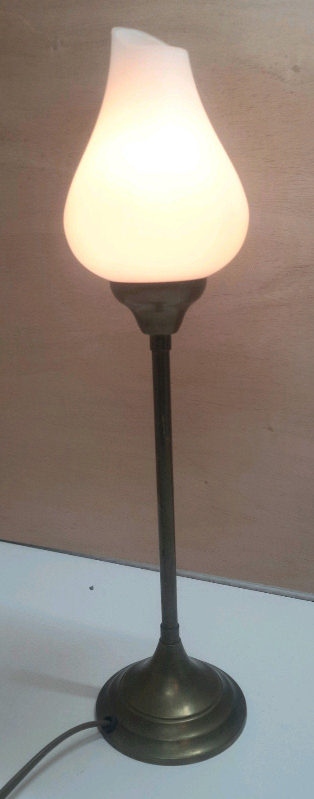 Tafellamp messing en opaline glazen kap,lees beschrijving, E14 (klein), Ophalen of Verzenden, Glas, Sfeerlamp
