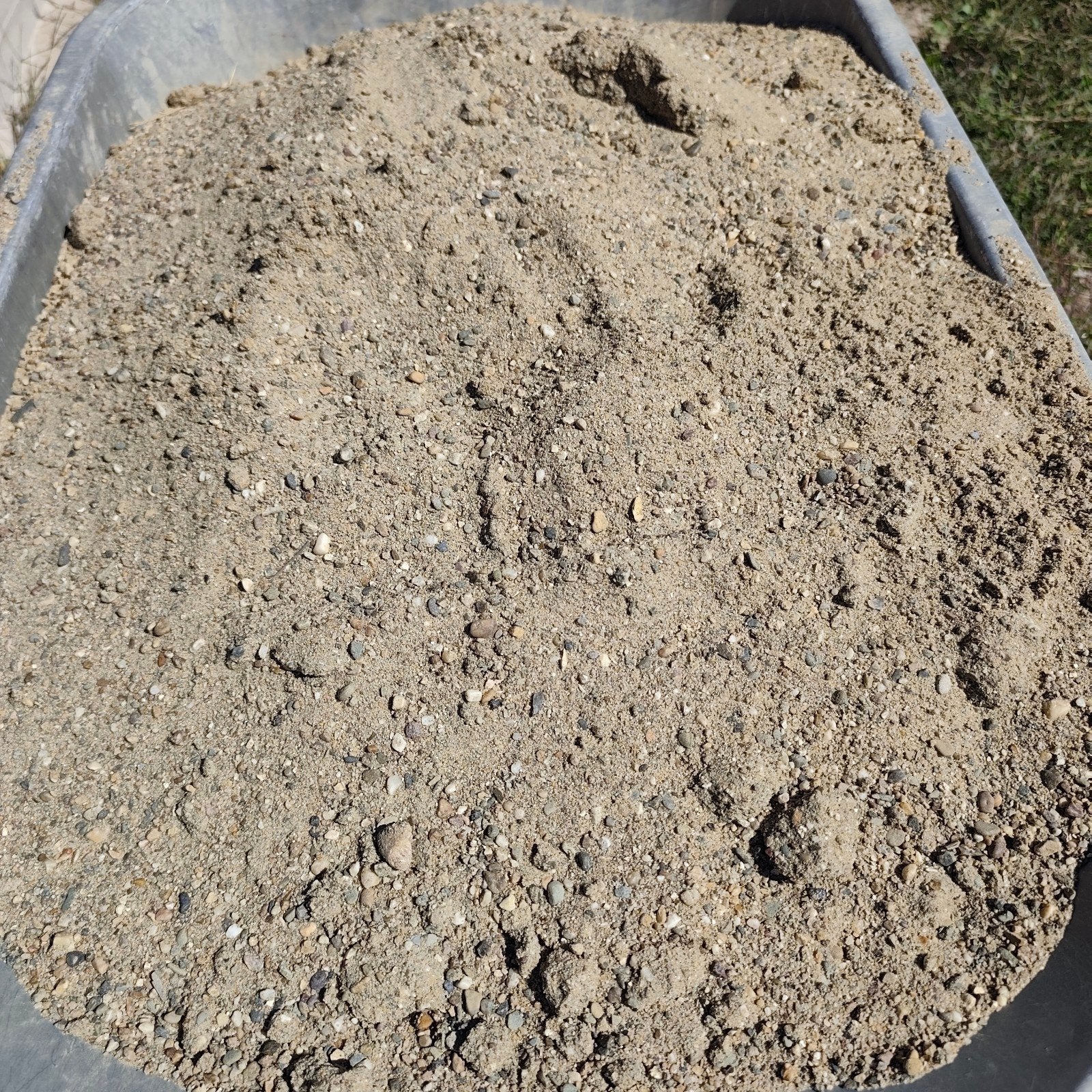 Zand 0-2 mm, ongeveer 6-8 kruiwagens. Gratis af te halen in, Ophalen, Nieuw, Overige typen