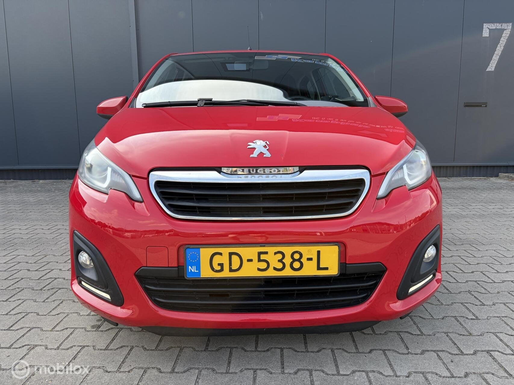 Peugeot 108 1.0 e-VTi Active BTW Airco Nieuwe Apk, Voorwielaandrijving, Euro 5, Stof, Gebruikt
