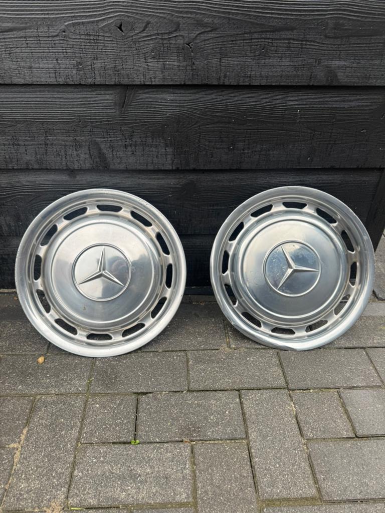 Mercedes wieldoppen 2 x, Ophalen of Verzenden, Zo goed als nieuw