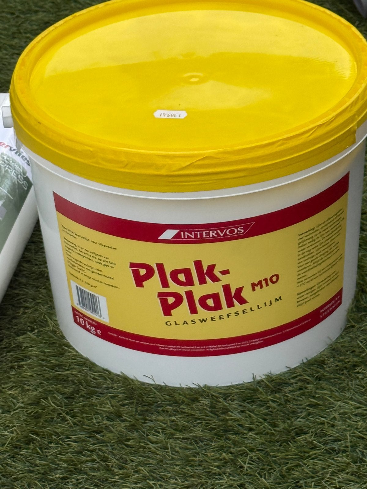 Foto 2 van Renovliesbehang en pot lijm
