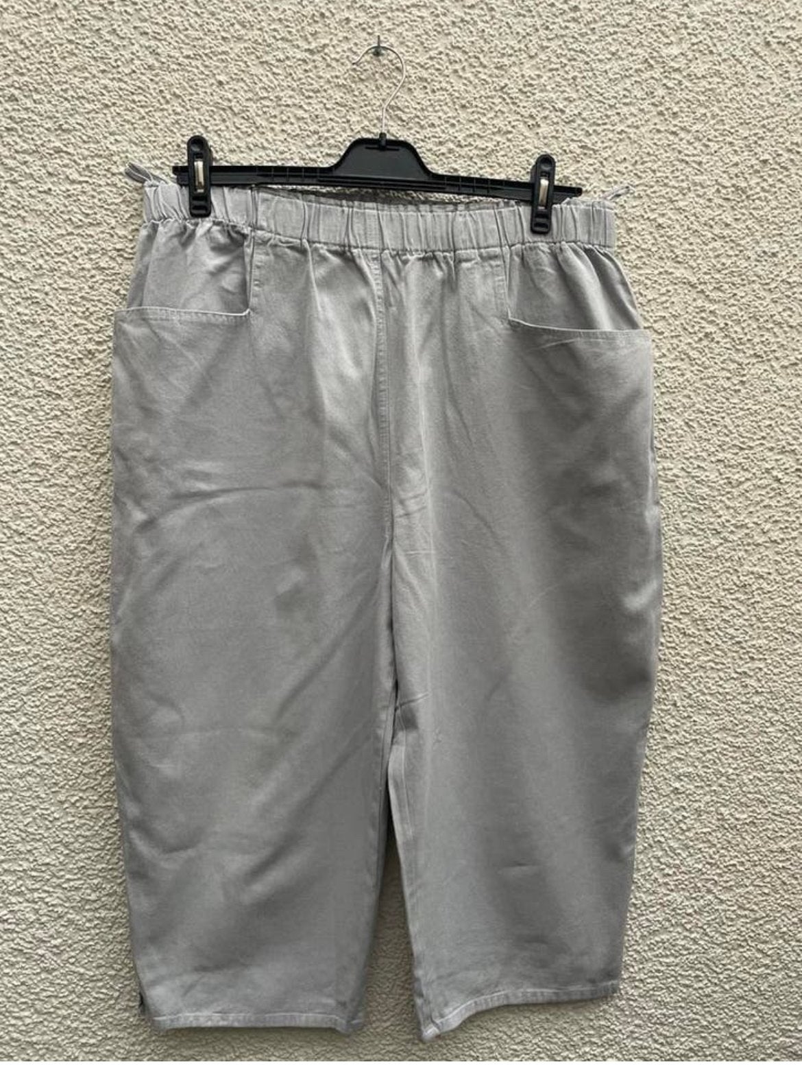 Grijze driekwart broek met elastische tailleband, Kleding | Dames, Broeken en Pantalons, Maat 46/48 (XL) of groter, Ophalen of Verzenden