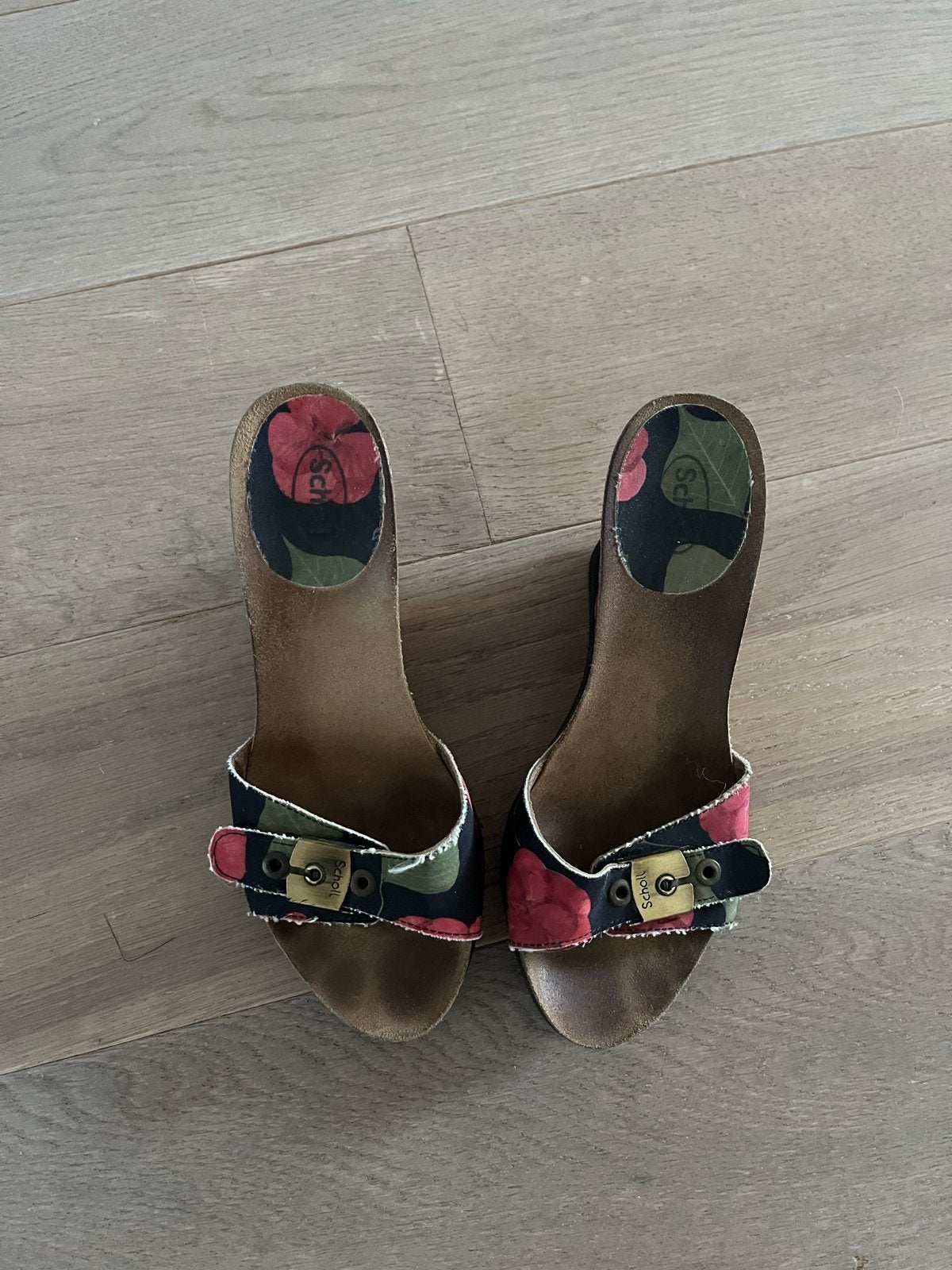 Scholl Slippers met bloemenprint maat 37, Ophalen, Gedragen, Zwart, Slippers