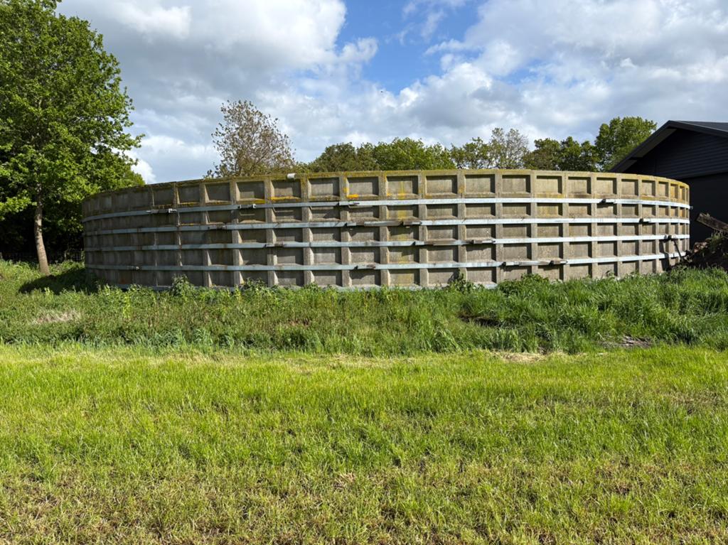 Appel mestsilo, Ophalen