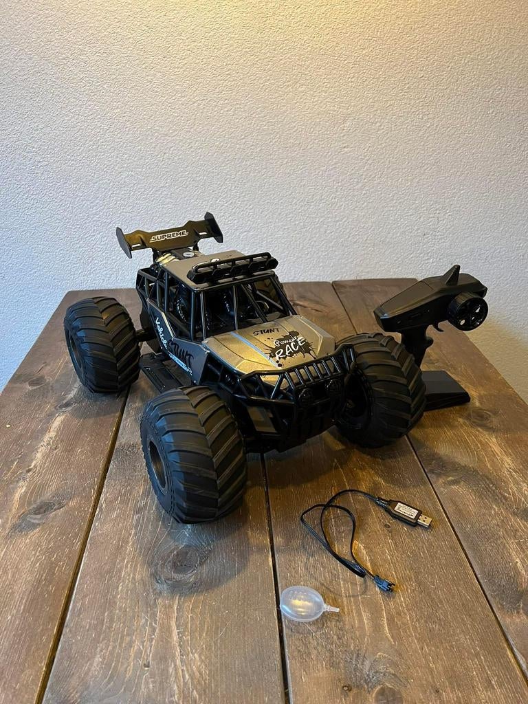 Vette auto afstand bestuurbaar, Ophalen of Verzenden, Zo goed als nieuw, Overige schalen, Auto offroad