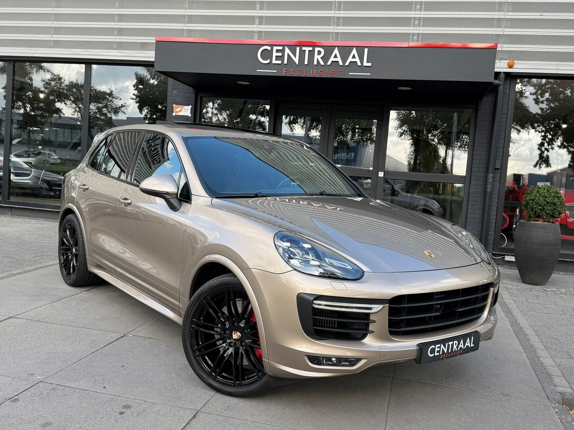 Porsche Cayenne 3.6 GTS Pano|NL-Auto|ACC|18wegs|Carbon|Bosé, Auto's, Automaat, Cayenne, Gebruikt, Bedrijf