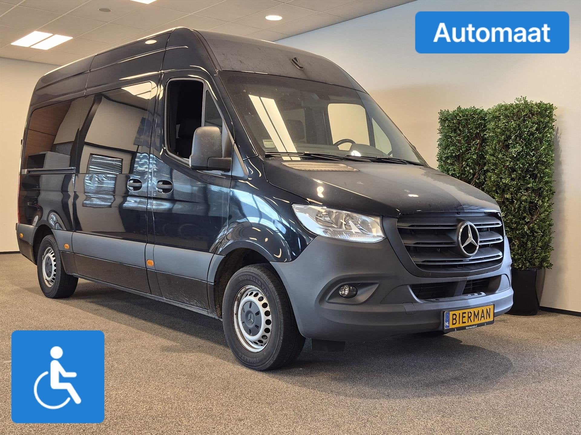 Mercedes-Benz Sprinter L2H2 Rolstoelbus Automaat - Zelfrijde, Auto's, Bestelauto's, Automaat, 12 maanden, Gebruikt, Zwart