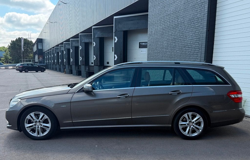 Mercedes-Benz E-klasse Estate 350 CGI Avantgarde 1EEIG/DEALE, Auto's, Mercedes-Benz, Automaat, Euro 5, Achterwielaandrijving, Gebruikt