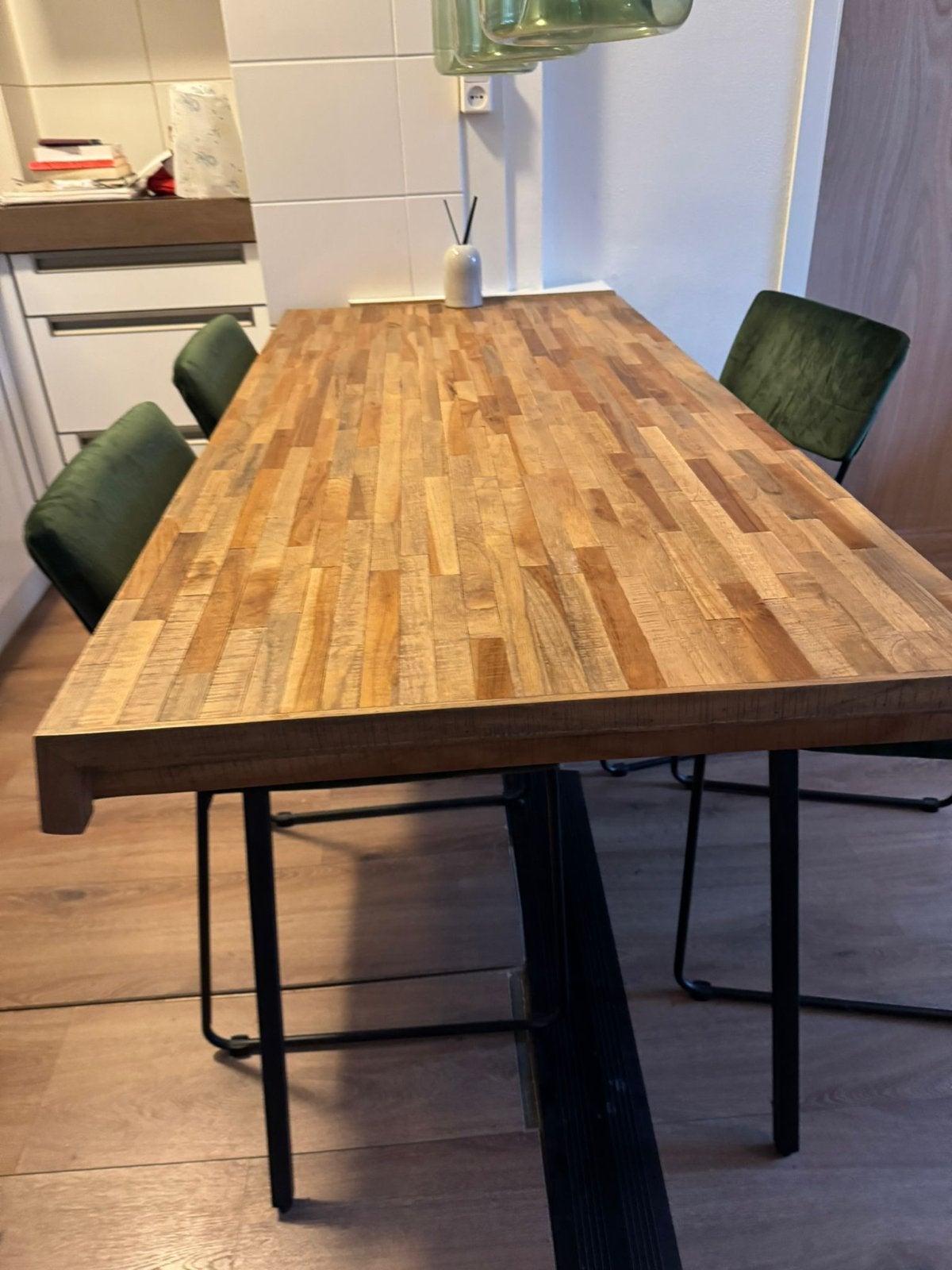 Robuuste houten eettafel met metalen onderstel, Huis en Inrichting, Gebruikt, 150 tot 200 cm, Vier personen, Rechthoekig