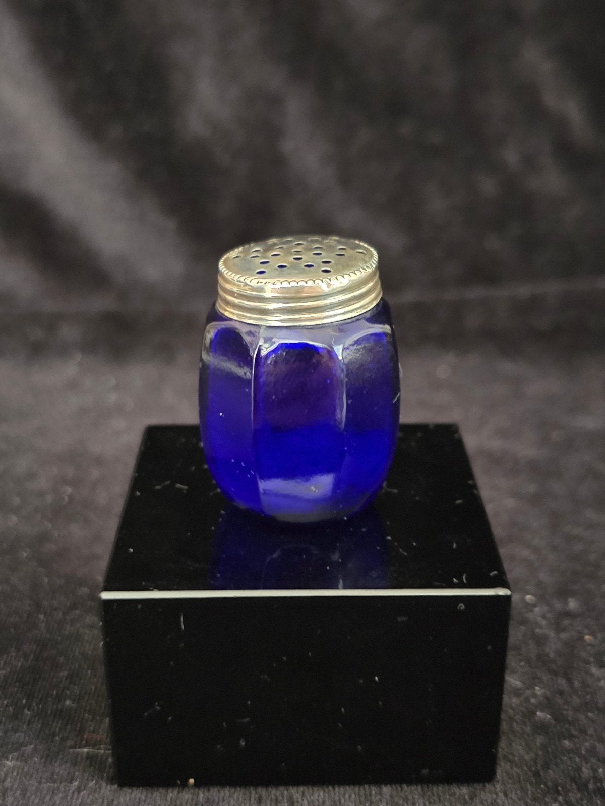 Antiek zoutvaatje, zilver, gemerkt 830S, blauw kobalt glas, Ophalen of Verzenden, Zilver