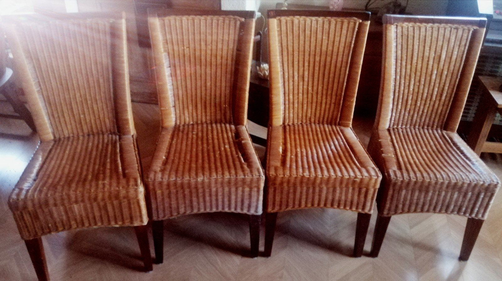 gratis 4 Rieten eethoekstoelen, Ophalen, Gebruikt, Bruin