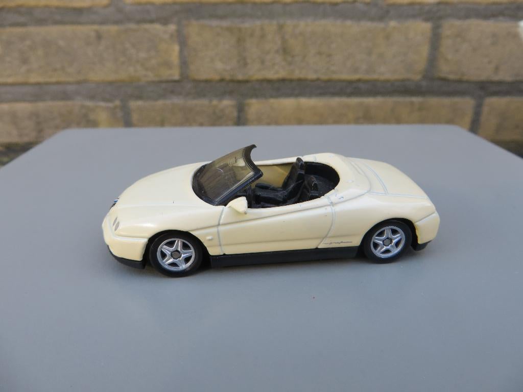 Welly Alfa Romeo Spider, Ophalen of Verzenden, Gebruikt, Auto