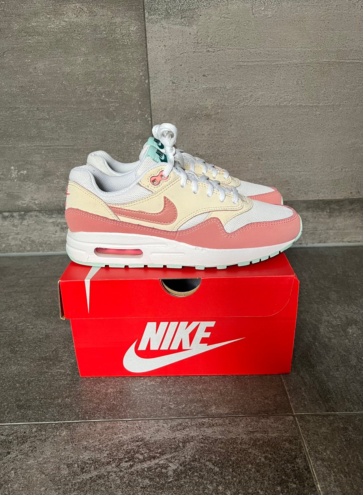 Nike Air Max 1 Ice Cream | Maat 37.5, Ophalen of Verzenden, Zo goed als nieuw, Roze, Sneakers of Gympen