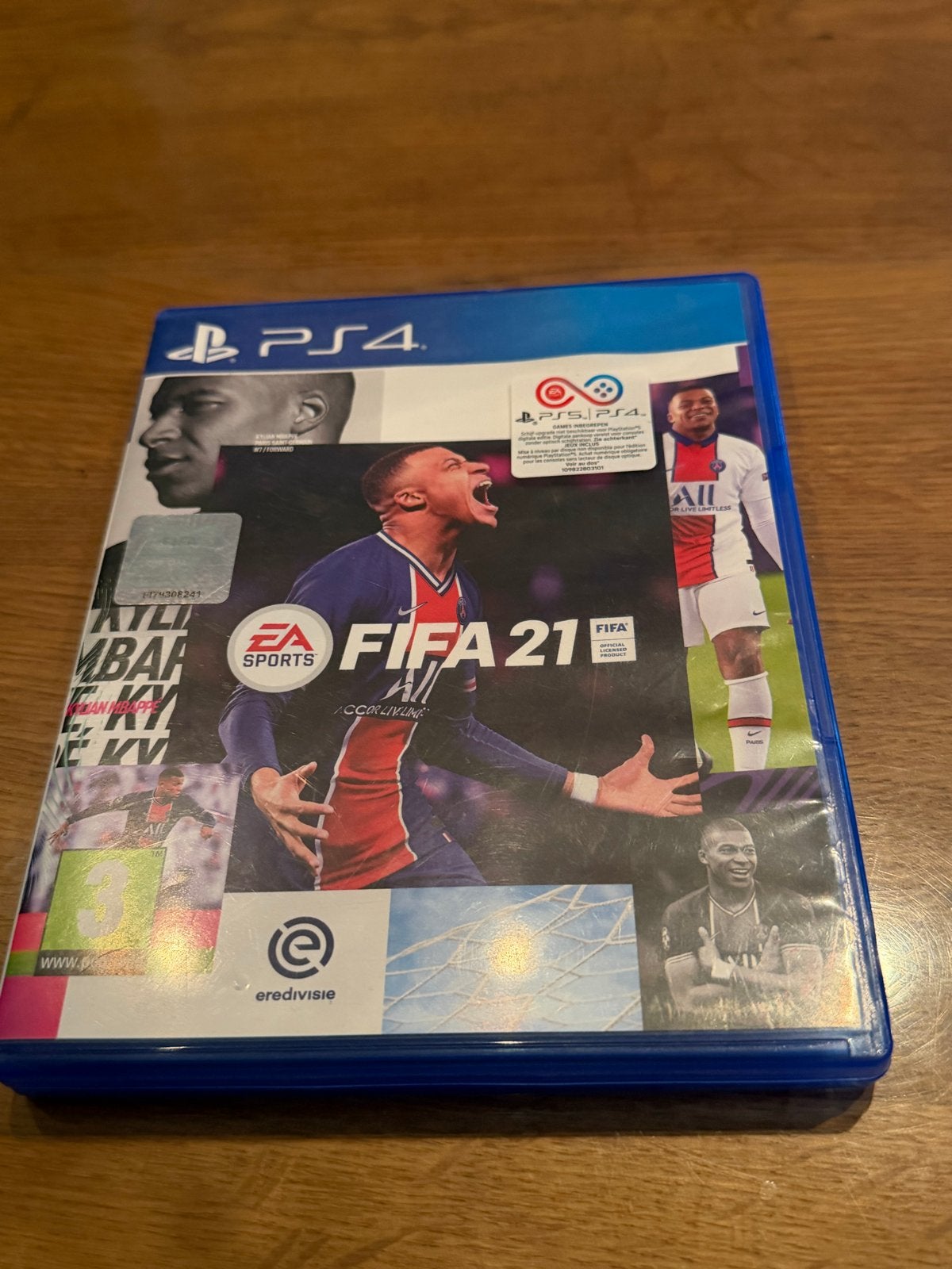 FIFA 21 PS4 - Zo goed als nieuw, Eén computer, Ophalen of Verzenden, Zo goed als nieuw, Sport