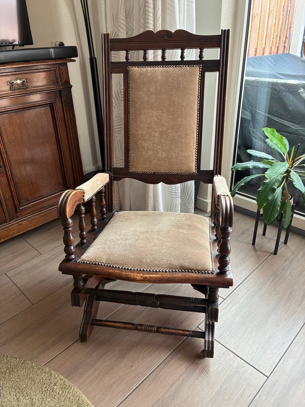 Antieke Engelse schommelstoel - Hout met Stoffen Bekleding, Ophalen