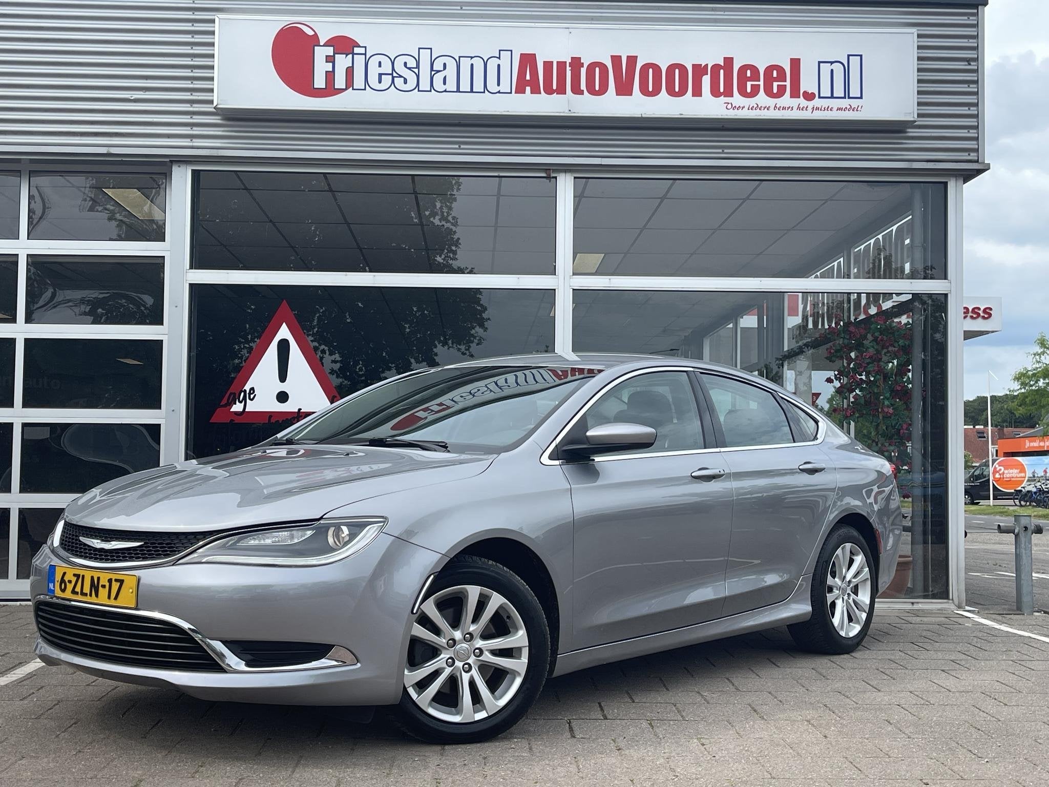 Chrysler 200 ltd /Automaat/Cruise/Climate/Navi/Keyless/Stoel, Auto's, Chrysler, Automaat, Euro 5, 450 kg, Gebruikt