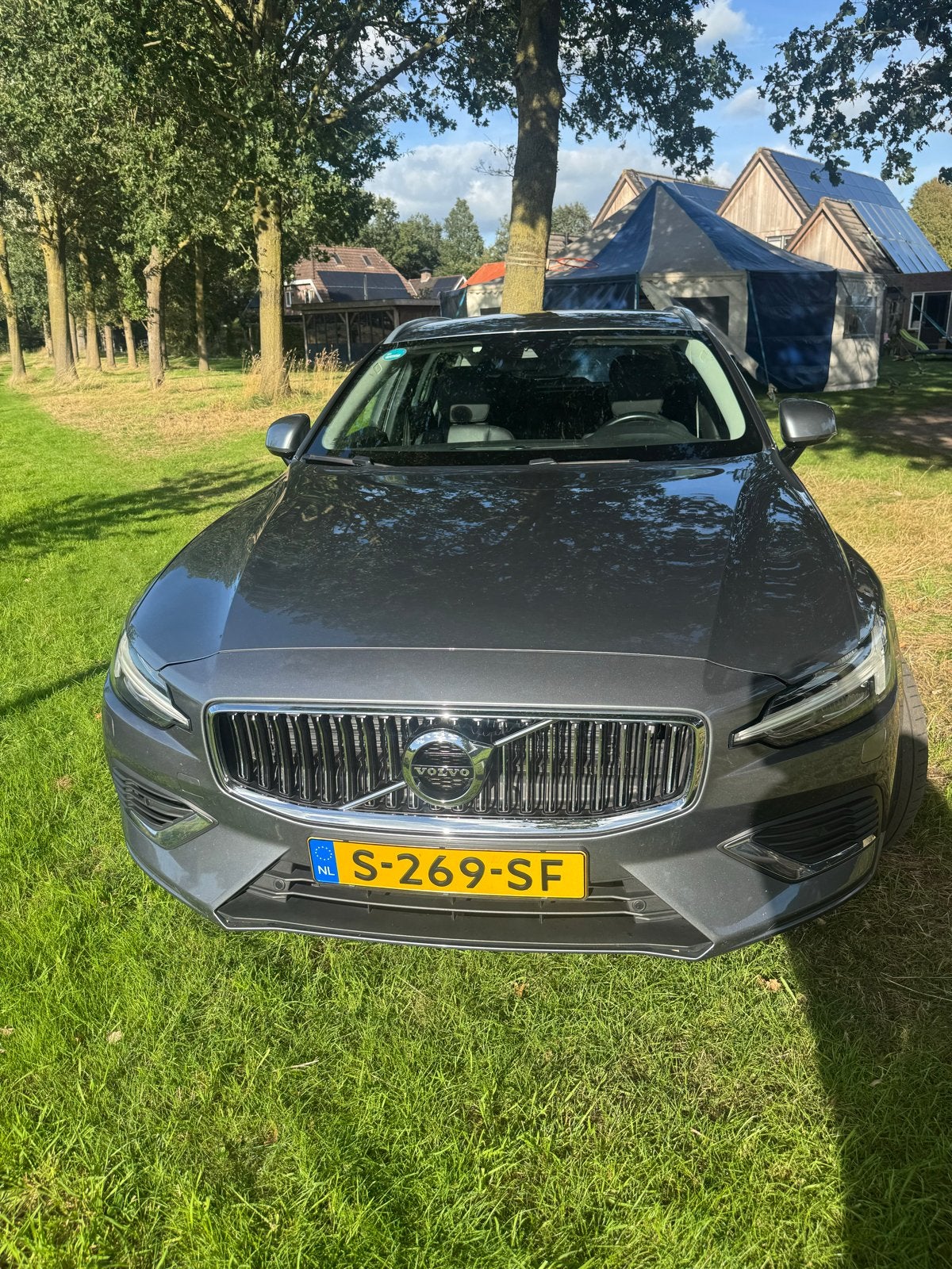 Volvo V60 T8 Twin Engine 396PK AWD +trekhaak + BTW, Auto's, Automaat, Dealer onderhouden, 1800 kg, Zwart
