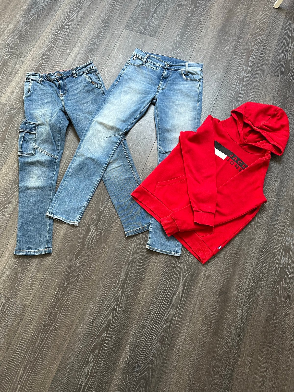 Jongens kledingpakket: 2 spijkerbroeken en 1 hoodie, Ophalen of Verzenden, Gebruikt, Jongen, Setje
