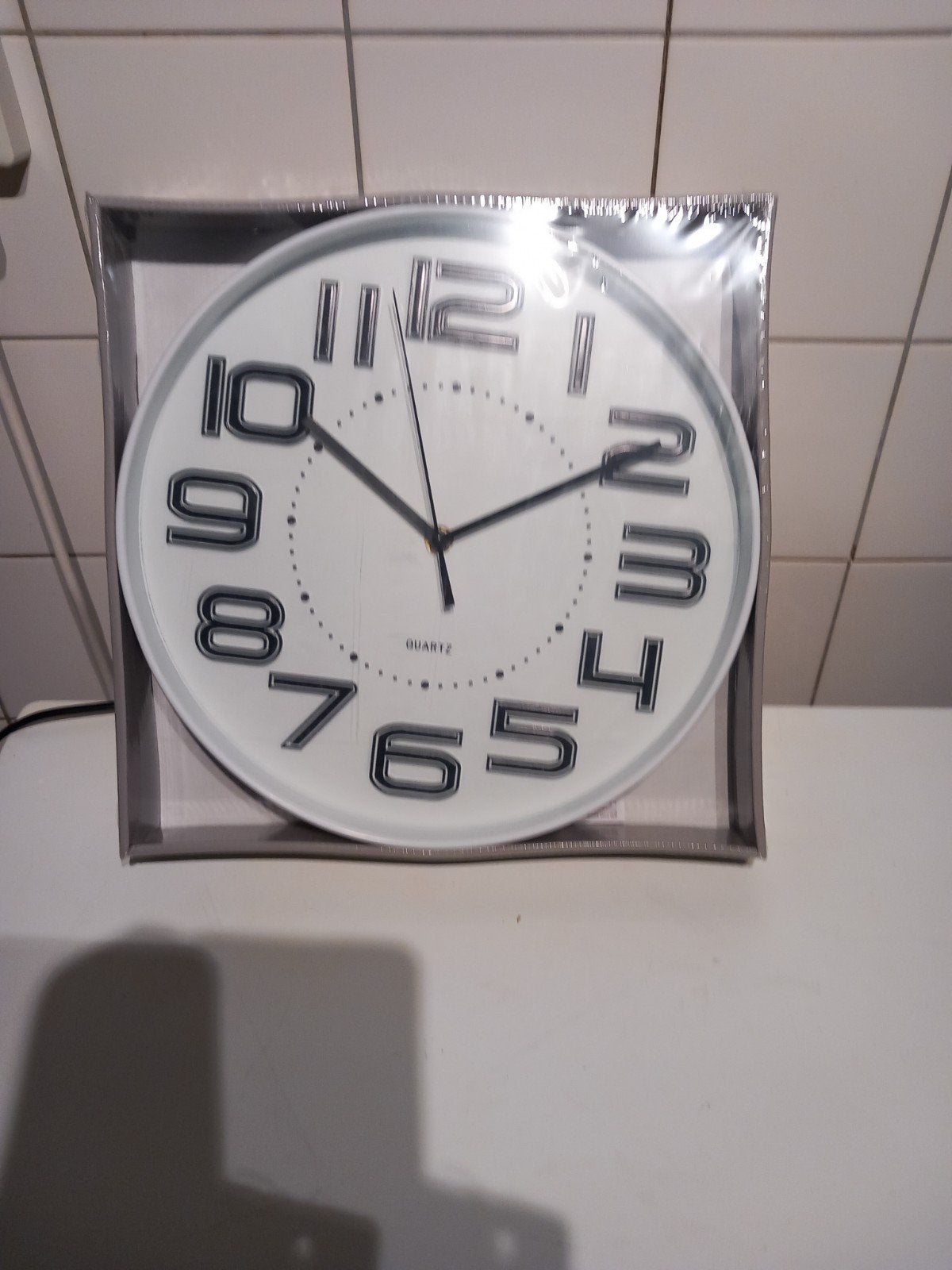 nog nieuw in verpakking. wandklok. Ophalen is in Delft, Huis en Inrichting, Woonaccessoires | Klokken, Ophalen, Nieuw, Wandklok