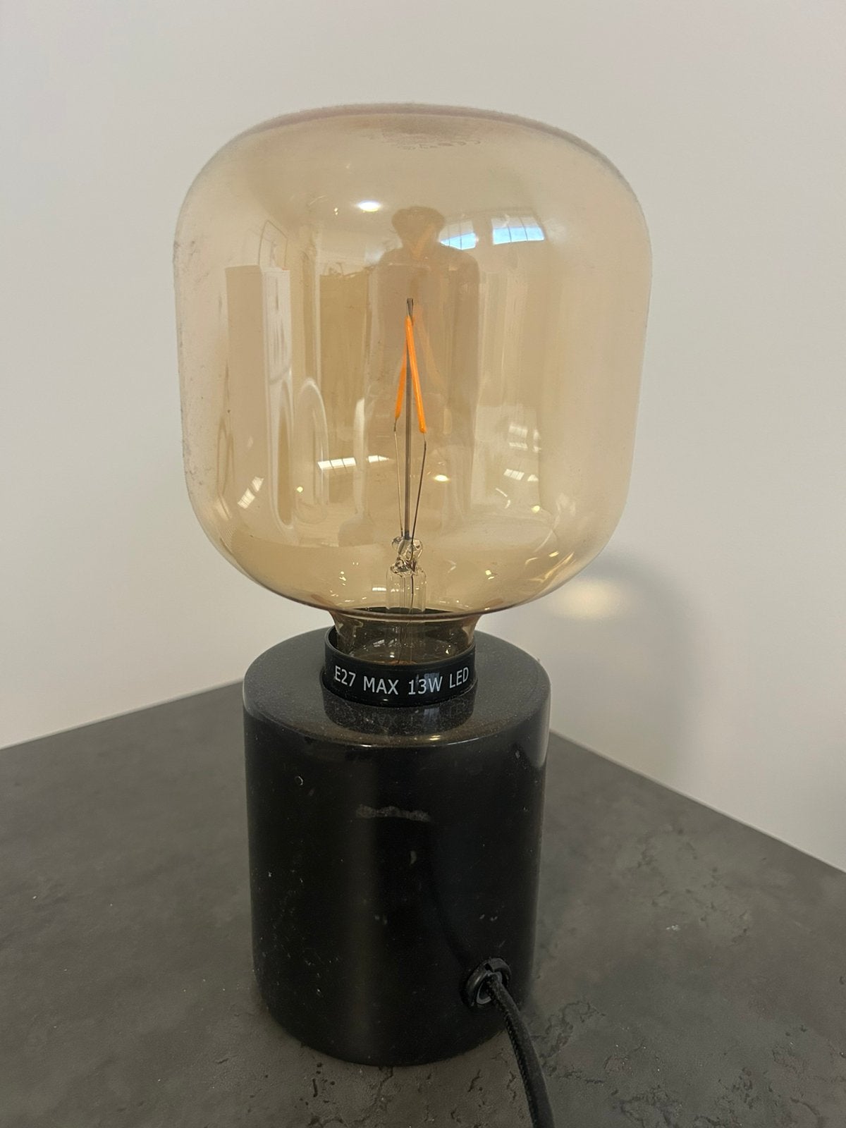 IKEA tafellamp met Molnart amberbol, Ophalen, Zo goed als nieuw, Metaal, Minder dan 50 cm