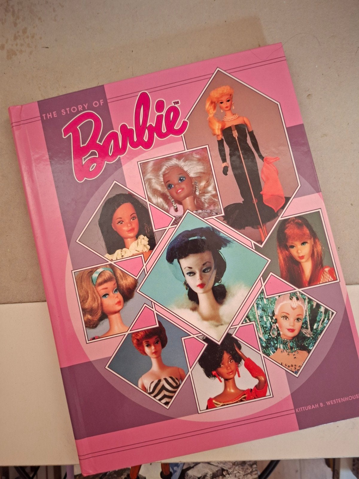 The story of barbie kiturah b. Westernhouser alles over barb, Verzamelen, Poppen, Verzenden, Zo goed als nieuw, Overige typen