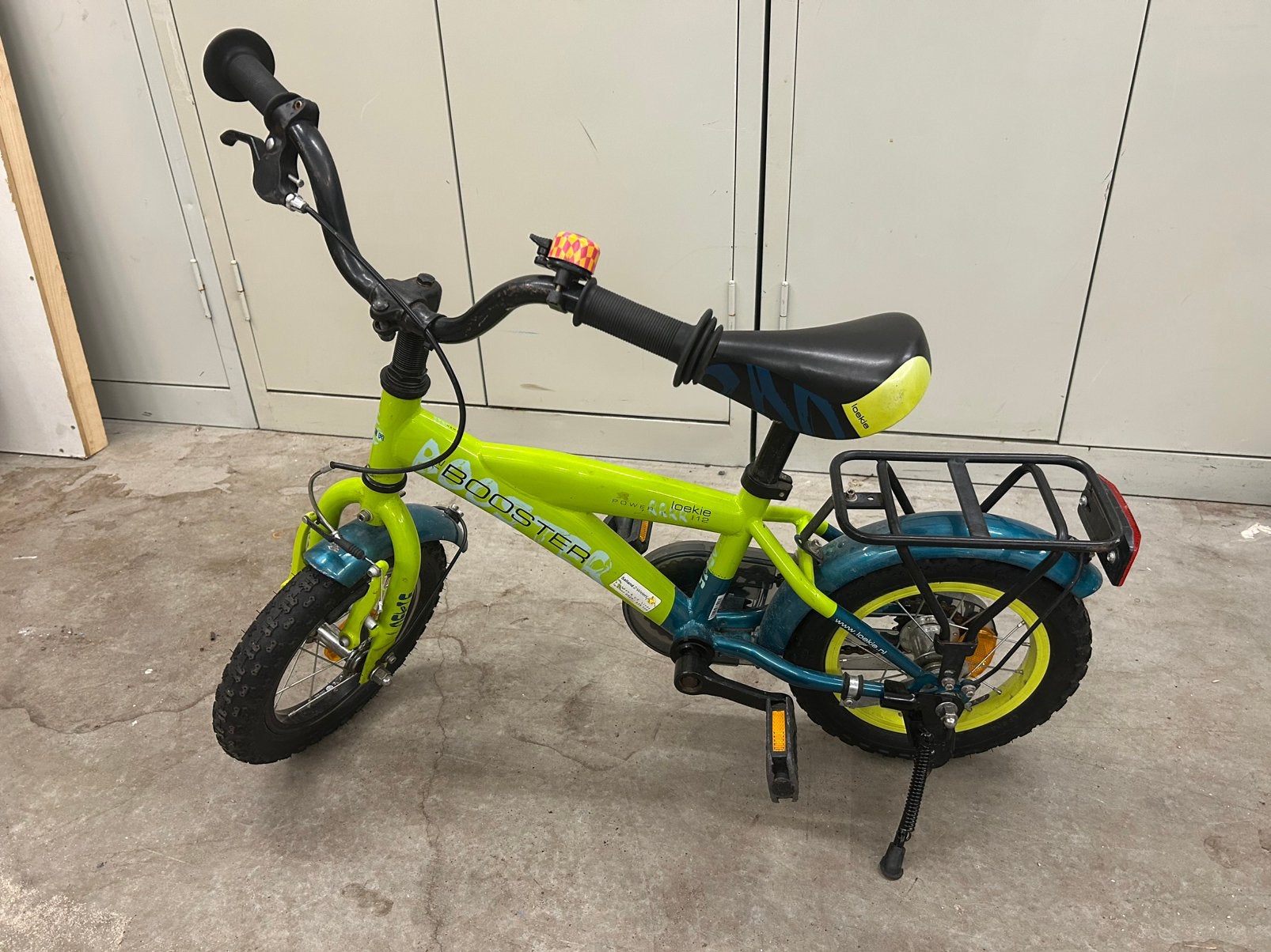 Loekie booster 12 inch jongens fiets, Ophalen, Terugtraprem, Zijwieltjes, Gebruikt