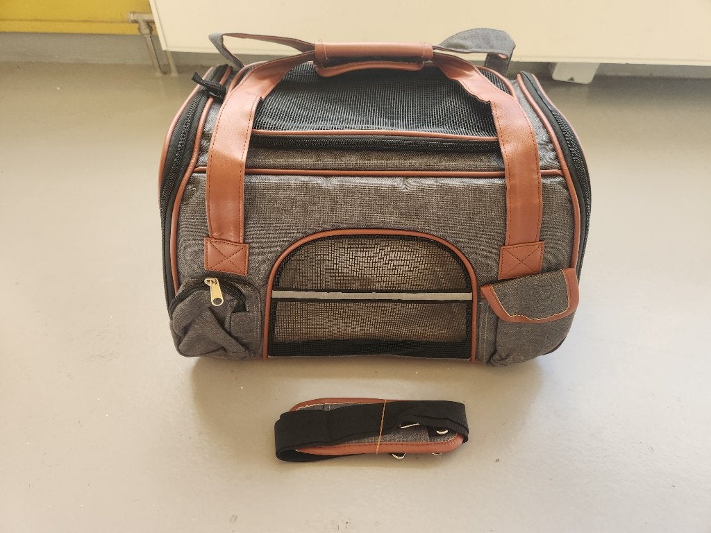 Nieuw in verpakking: Luxe Katten draagtas - Leer - grijs, Dieren en Toebehoren, Katten-accessoires, Ophalen of Verzenden, Nieuw