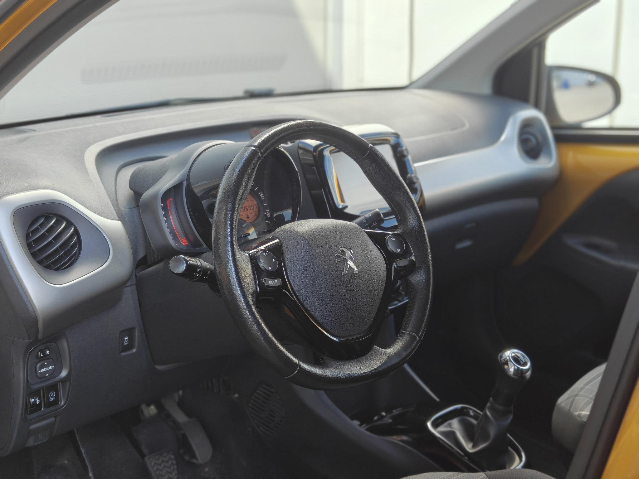 Peugeot 108 1.0 e-VTi Allure Carplay/Camera/Cruise/Airco/Net, Voorwielaandrijving, Stof, Gebruikt, Euro 6