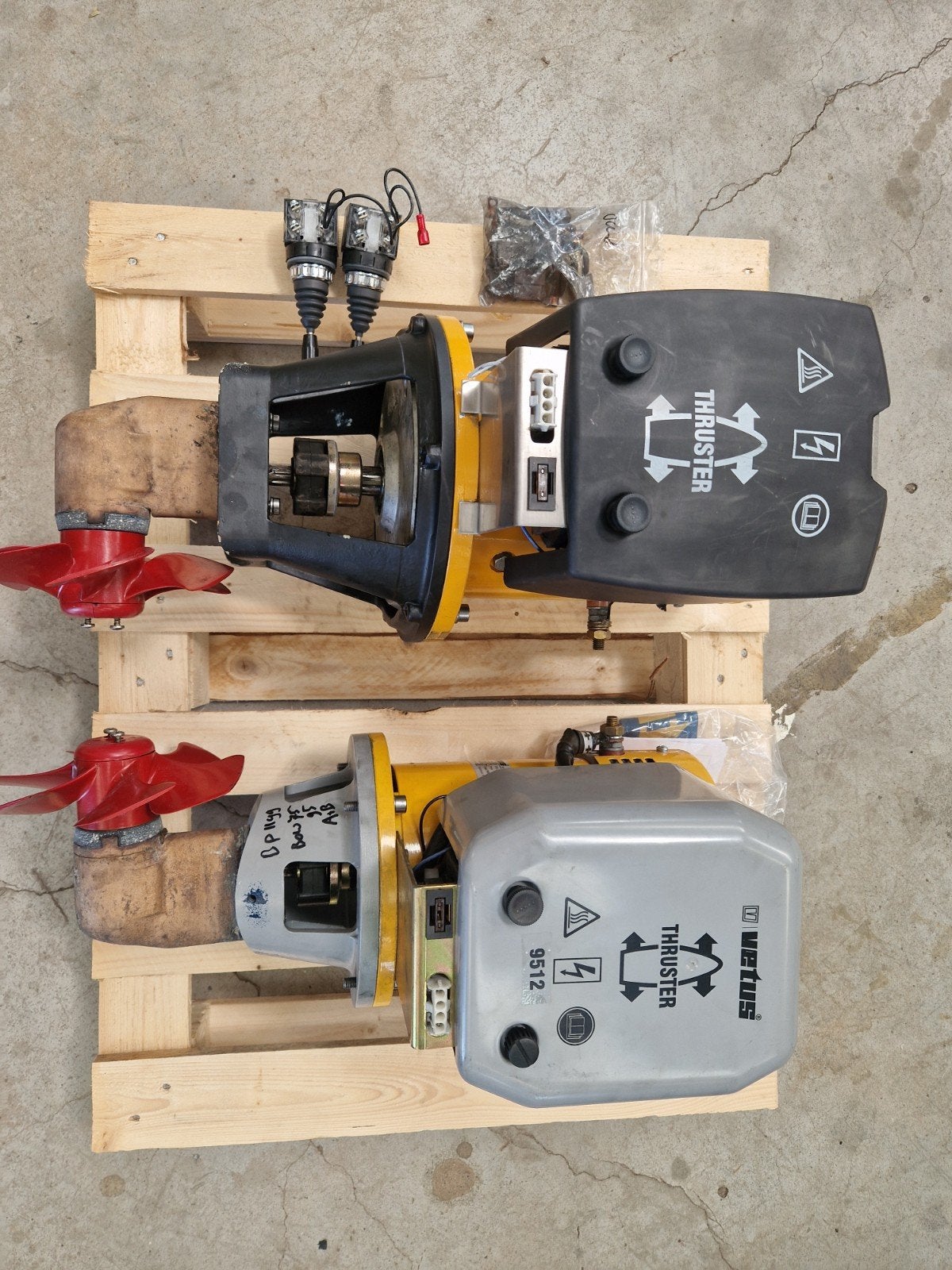 Vetus Boegschroef Set (2 stuks) - 2008 & 2016, Watersport en Boten, Accessoires en Onderhoud, Ophalen, Gebruikt, Motor en Techniek
