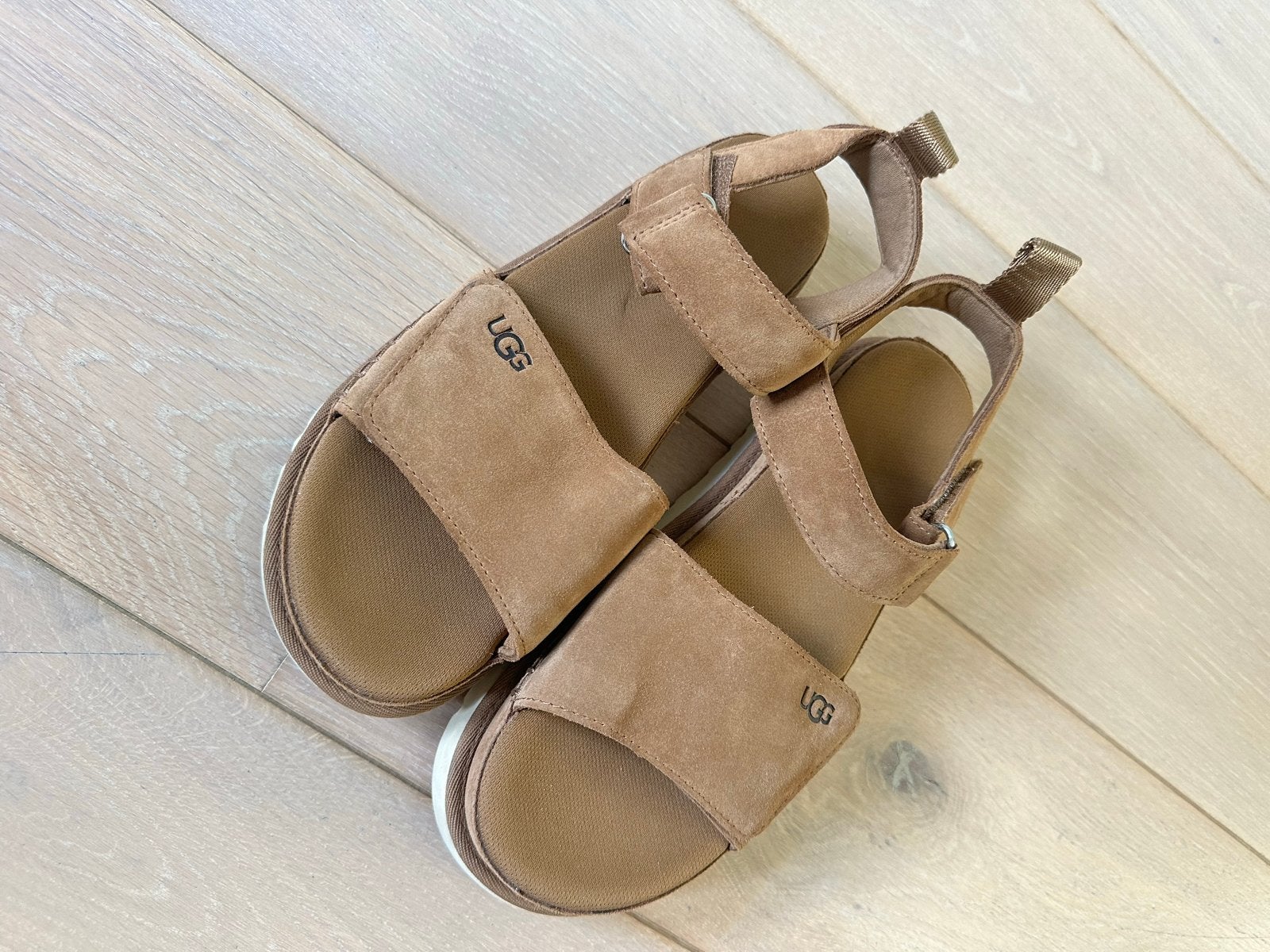 Ugg sandalen maat 40, Ophalen, Zo goed als nieuw, Bruin, Sandalen of Muiltjes