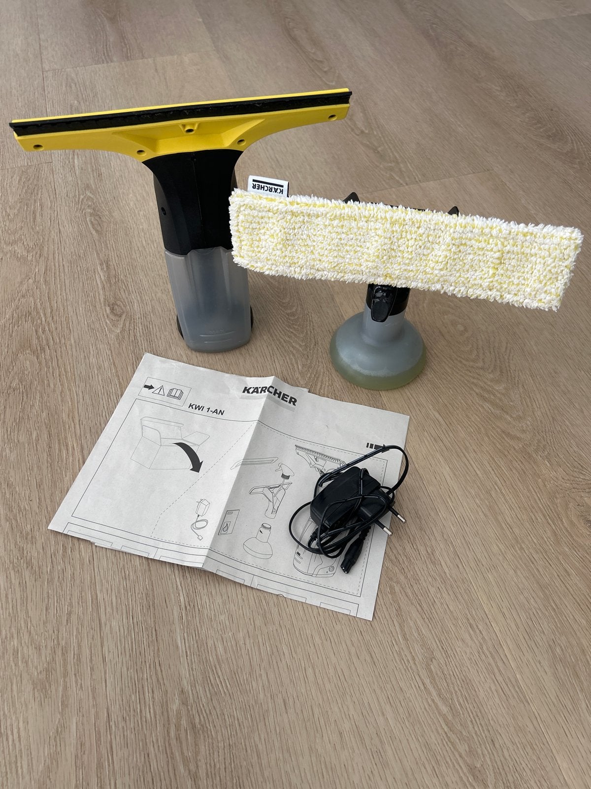 Kärcher WV 1-AN Raamwisser met Sprayflacon en Microvezeldoek, Ophalen of Verzenden, Raamwisser of Trekker