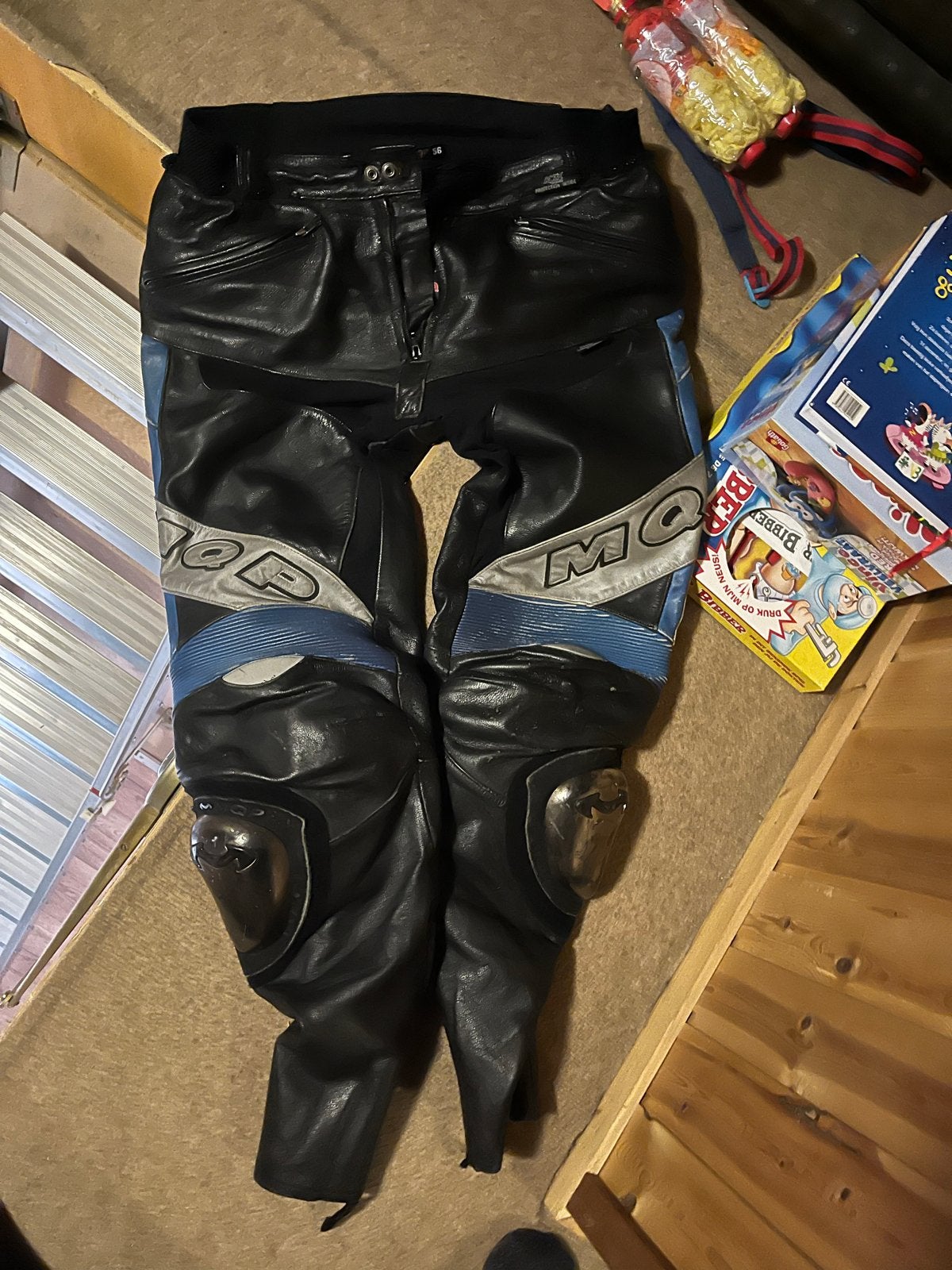 MQP Leren Motorbroek Zwart/Blauw - Maat 56, Motoren, Ophalen of Verzenden, Tweedehands, Heren, Broek | leer